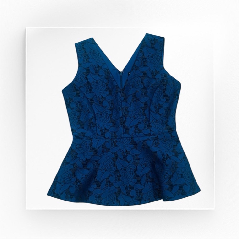 7th AVENUE Design Studio NY & Co. Blue Sleeveless Top, Women’s Small